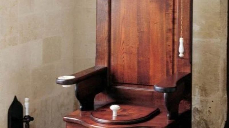 厨房地漏的防臭功能主要通过以下几种方式实现：